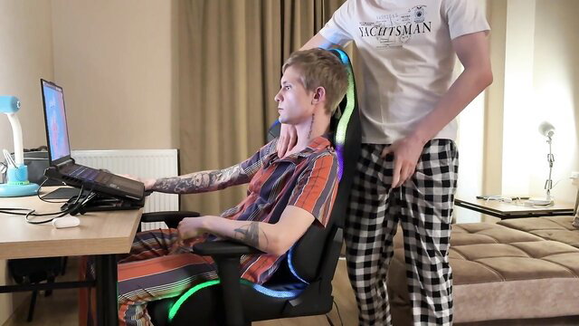 Ethan Lestray rims mate's pink hole while gaming, part 1