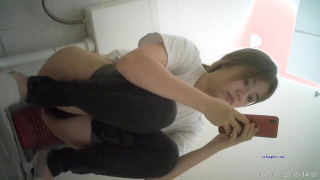 Asian teen spy cam toilet pussy grool discharge closeup