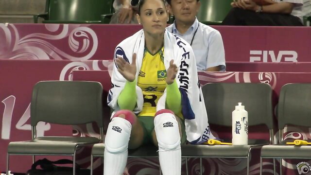 Fit Brazilian volleyball player in tight shorts with pussy cameltoe imprint