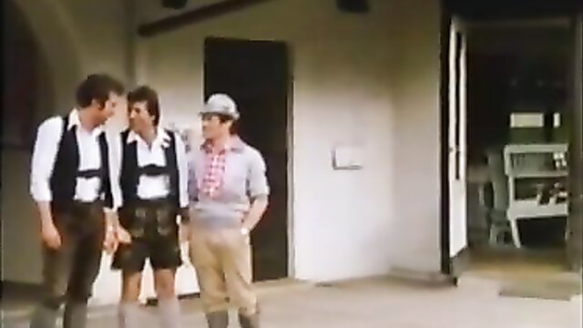Christa Ludwig in Drei Drindl in the Paris 1981 men in lederhosen