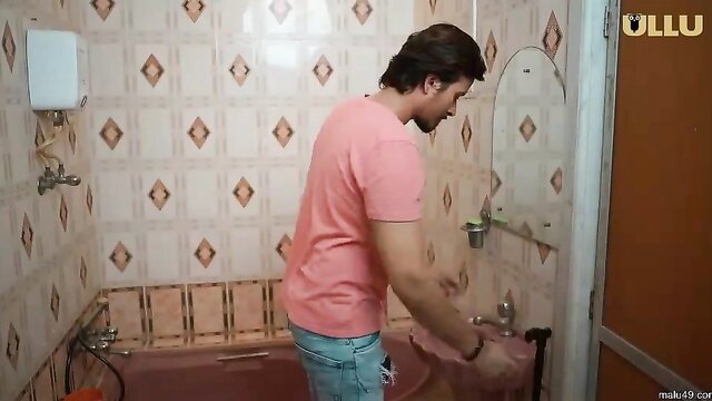 Indian maid big boobs in red saree, man washing her in bathtub