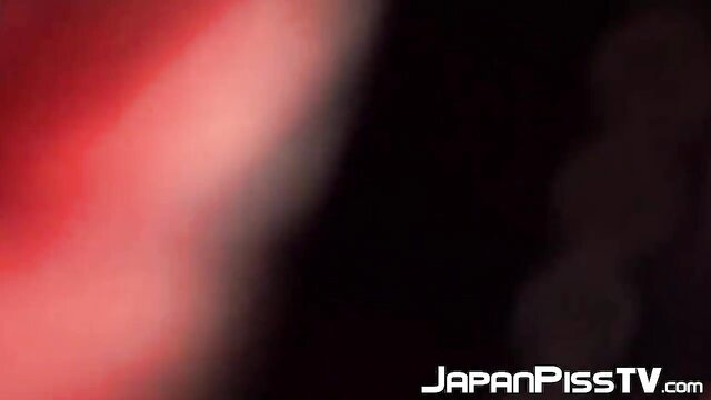 Cute Asian girls rushing to secluded spot for golden rain piss fetish