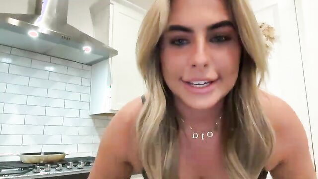 Winterclaire blonde Filipina big tits big ass in kitchen Chaturbate