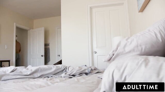 Anna Claire Clouds in messy bed, PAWG ass ready for tight anal threesome