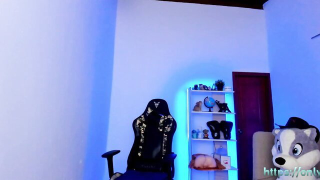 Sensual hairy blowjob with wolf mask in gamer room