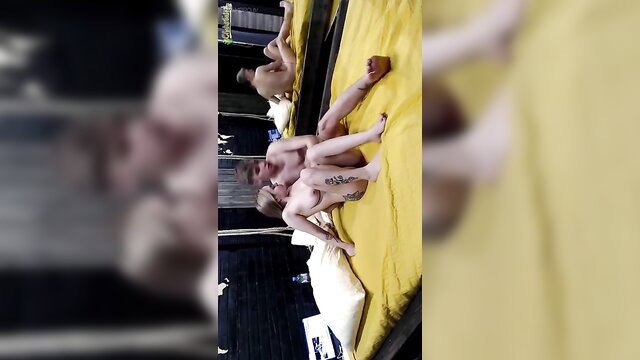 Para_wmh nude Chaturbate solo, pale blonde legs spread on bed