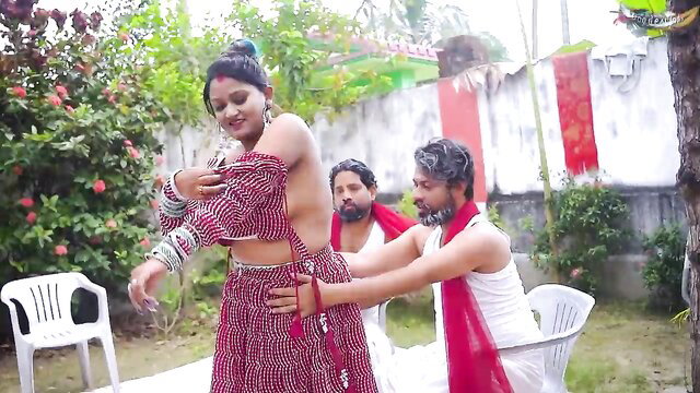 Desi lady servant groped by two men in red saree outdoor threesome