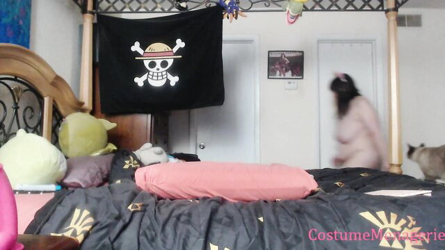 Costumemenagerie BBW in One Piece cosplay, pink dress, bedroom tease