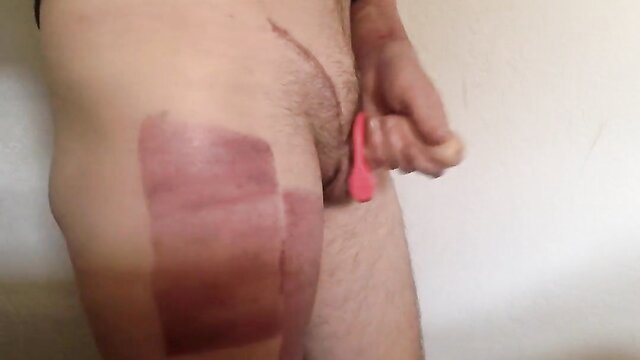 ftmhulk69 rubs fresh cock with pink toy, massive thigh bruises