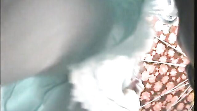 Mature woman no panties under dress, upskirt tease