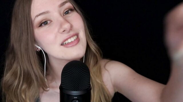Diddly ASMR sexy follow instructions thumbnail smiling at camera