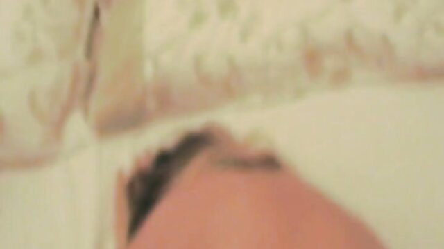 POV closeup of pretty wife's wet pussy in tub during hook-up