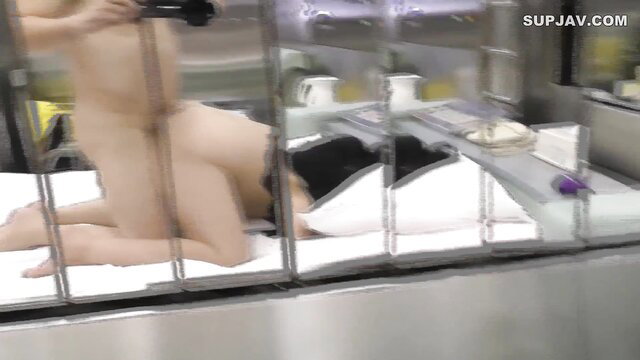 Asian amateur JAV babe nude on bed, ass up doggy pose in mirrors