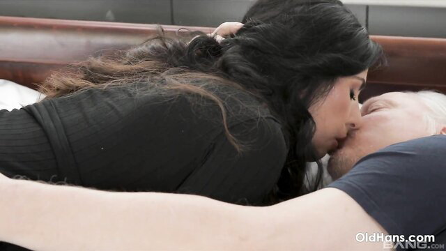 Linda del Sol passionately kisses older man on bed in hot scene