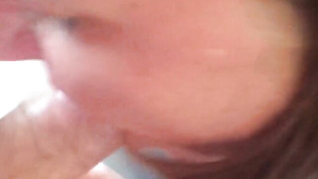 Curvy MILF with plump lips close-up blowjob tease