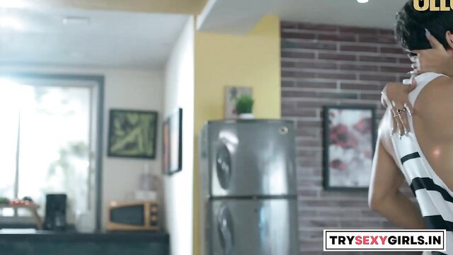 Indian web series babe in saree blouse, bare back tease