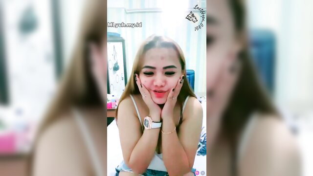 Cute Indonesian Tante Arin tobrut amateur closeup face, pretty smiling Asian girl