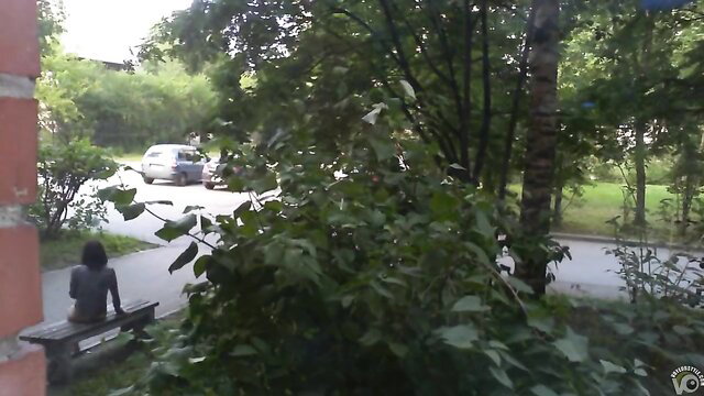 Bootylicious babe sits on park bench in tight shorts, big ass view