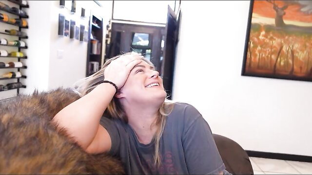 Clover Baltimore sexy mamma lounging smiling, divorce aid preview