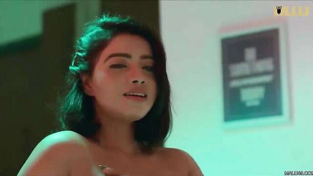 Kavita Bhabhi nude closeup smile in Ullu web series
