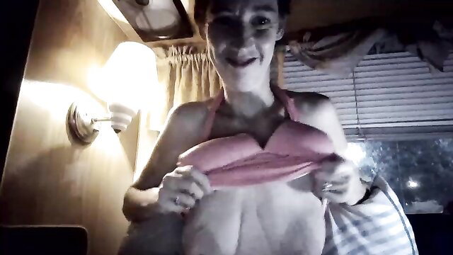RachelHotwife topless in pink lingerie, smiling tomboy hotwife Chaturbate pvt show