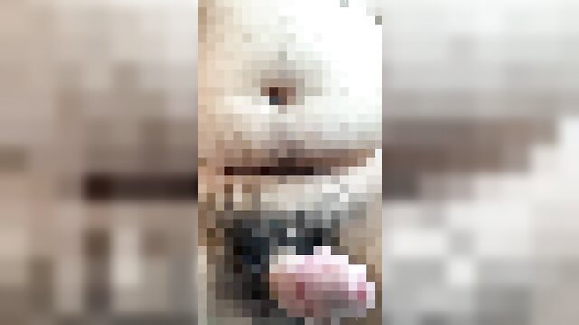 Blurry JAV girl masturbating at home, solo fingering closeup