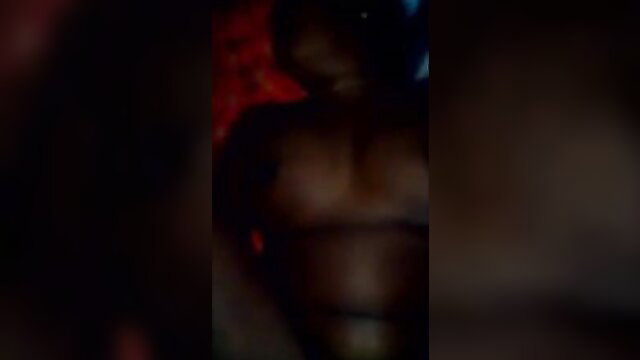 Dusky Indian wife nude chest revealed in amateur sex video