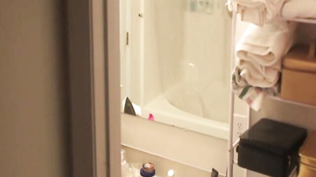 19yo friend's sister in sexy steamy bathroom tub scene