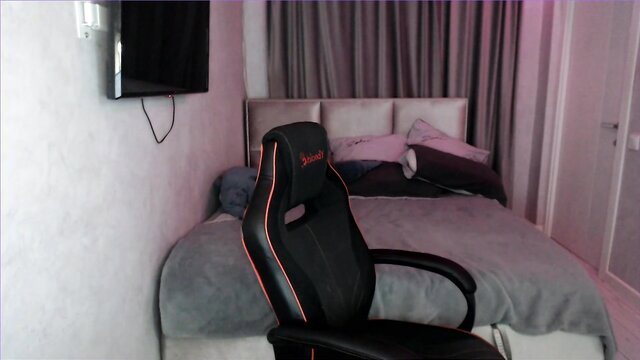 TriplePrinces gamer girl in gaming chair on bed, young small tits teen