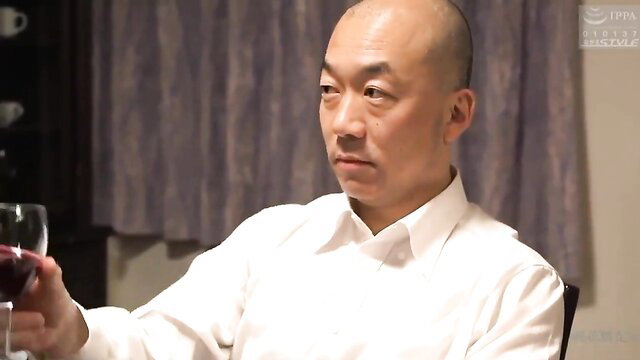 Bald Japanese man in white shirt holds red wine glass, wife affair JAV