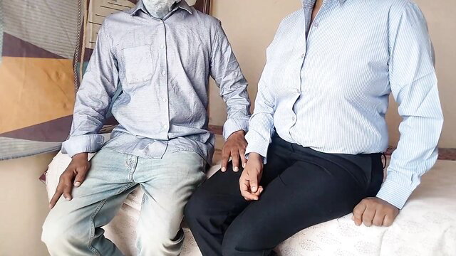 Sonu and Hunter Indian couple holding hands on bed in Oyo leak
