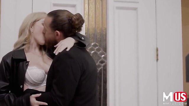 Blake Blossom hot kiss with man in lingerie by door