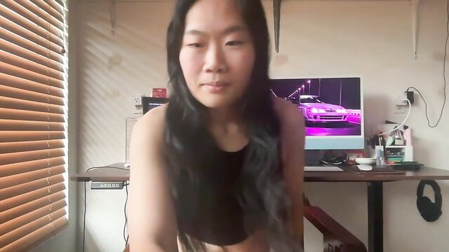 Tiffanyji cute face hot Chaturbate girl smiling topless webcam