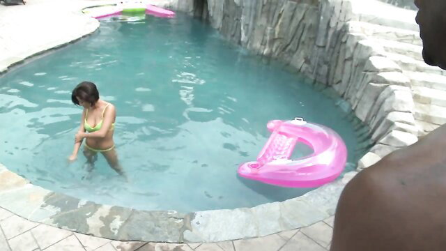 Vanessa Leon in green bikini by pool with BBC guy - EboBlack