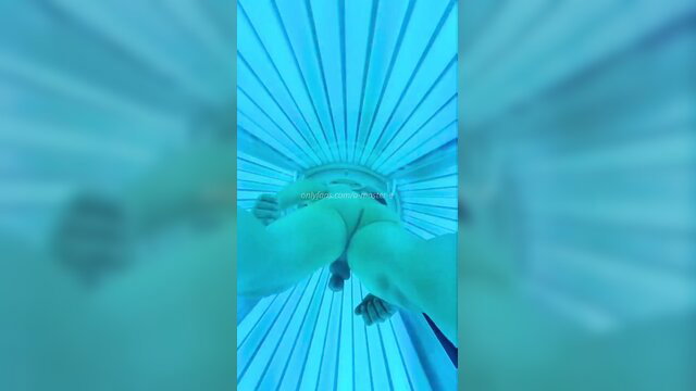 greatbritishfeet naked tanning boy huge soles POV bouncy bootie taunt