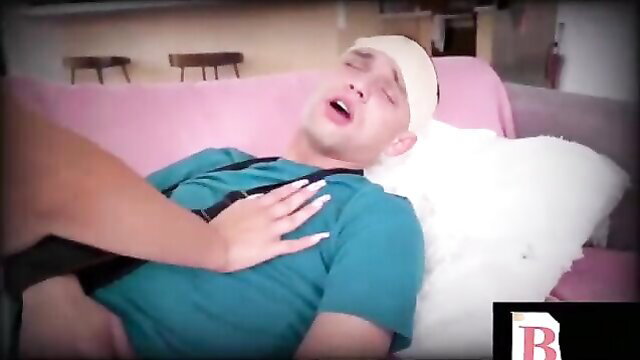 Horny nurse gropes sumptuous patient's crotch on pink bed