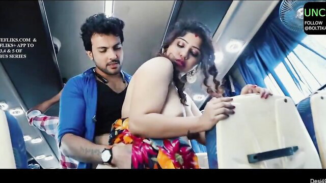 Desi bhabhi fucked hard in moving bus by lover