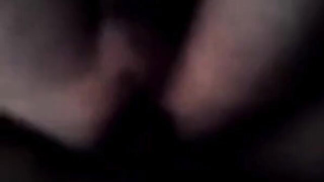 Blurry amateur Argentine couple no condom creampie closeup