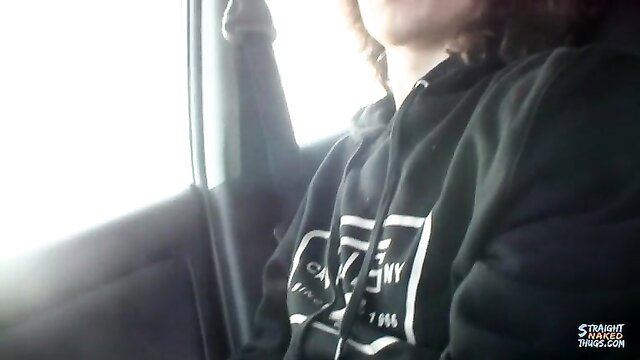 Hairy guy in hoodie jerks off in car, trans solo amateur cumshot