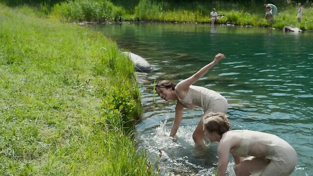 Elisa Schlott nude tits in underwater scene Die Vorkosterinnen