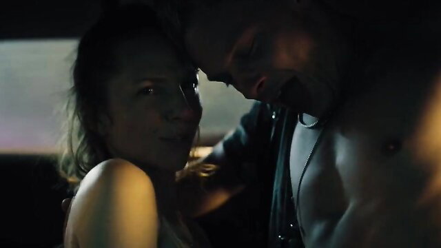 Katharina Schuttler nude tits in car embrace with Mavie Horbiger - Ich und die Anderen 2021