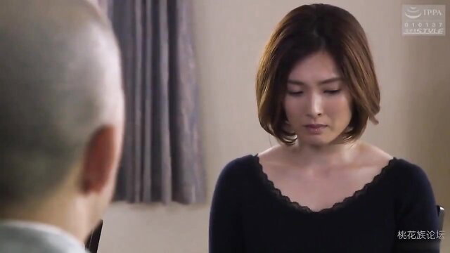 Japanese housewife in black lace top seduces older man affair
