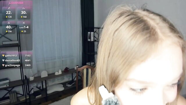 alicemelison Chaturbate blonde applying makeup topless, panties tease