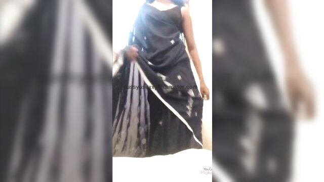 Desi Indian pretty aunty in sexy black saree video call tease