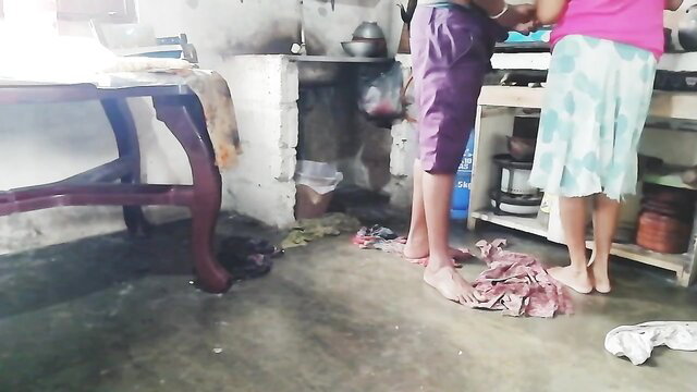 Shshavin amateur Sri Lankan MILFs barefoot in kitchen, hot couple tease