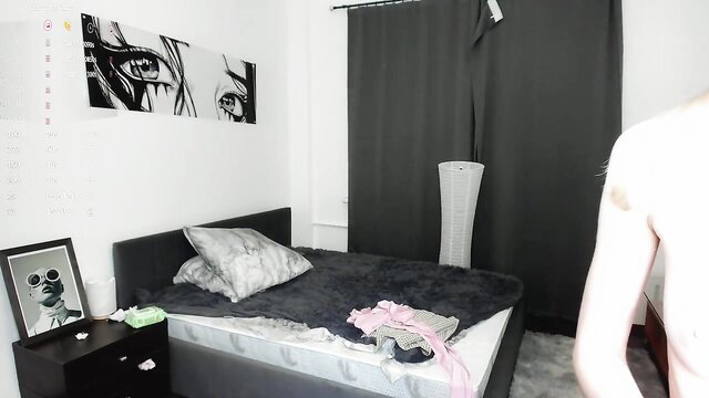 hypno_eyes_babe tiny Chaturbate blonde teases tits nude