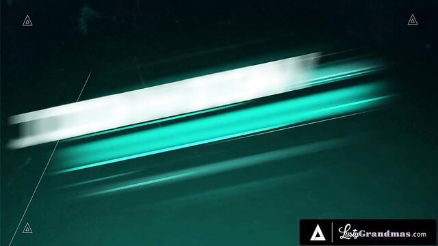 Wonderful horny granny in neon green motion blur xxx thumbnail