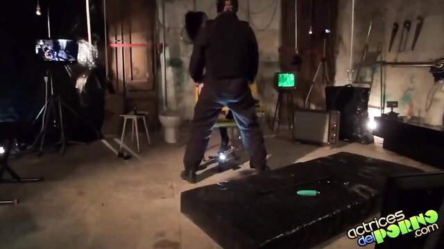 Jessica Blue squats over Lulu Pretel in sneaky POV threesome trailer