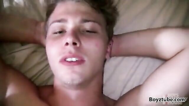 Hot twink lies back arms up nude in solo tease