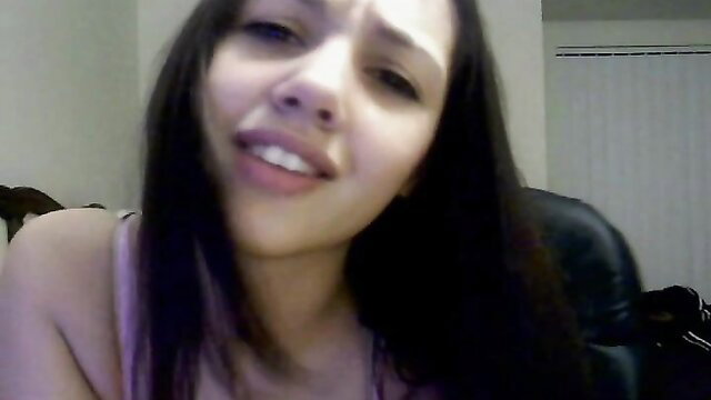 Ceara Lynch smirks in tank top, greasy feet fetish tease